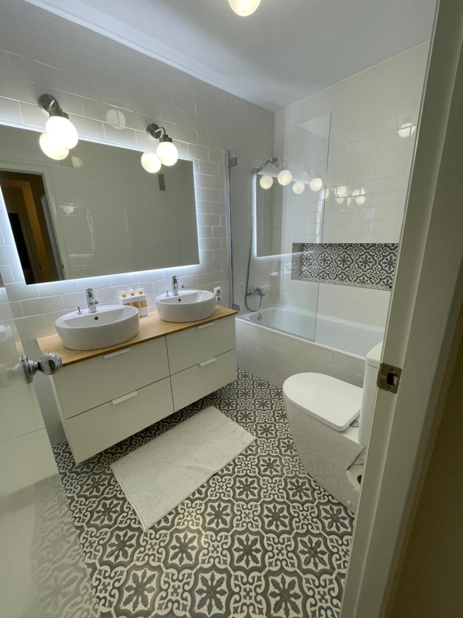 Epis - Large Luxury Apartment With Sea View بينيكاسّين المظهر الخارجي الصورة
